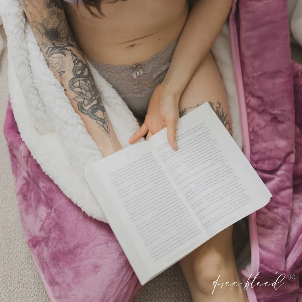 Free Bleed® Blanket – Blush, photo 4 of 5