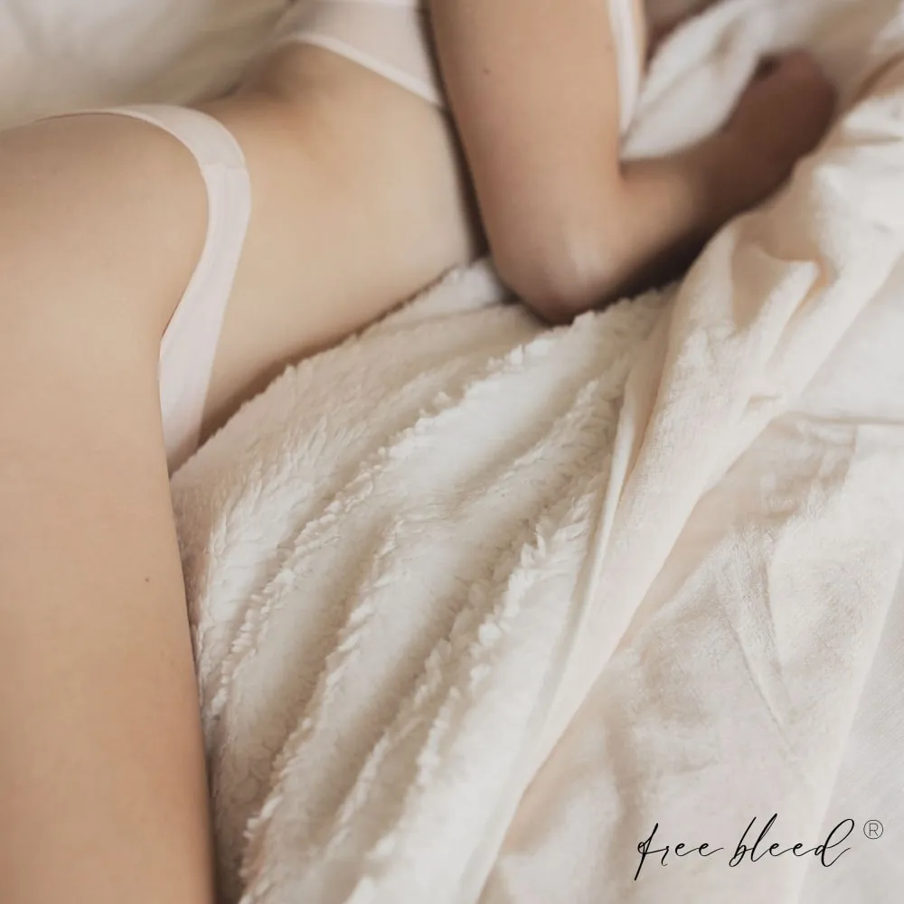 Free Bleed® Blanket – Champagne