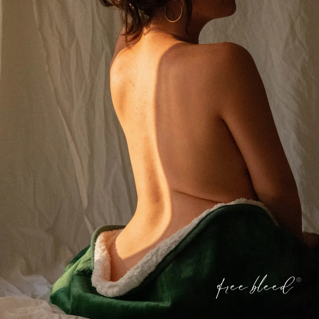Free Bleed® Blanket – Emerald, photo 3 of 4
