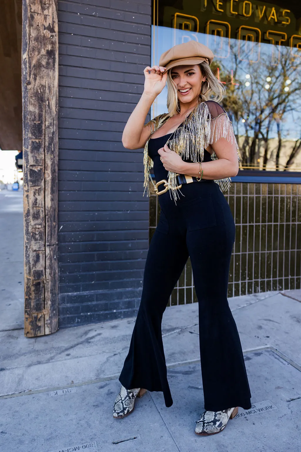 Lumina Cape - Gold, photo 4 of 9